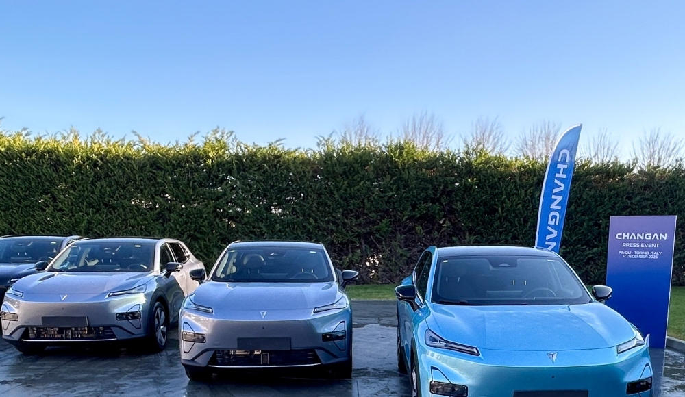 چین به دو خودروی «خودران» سطح ۳ مجوز تولید داد